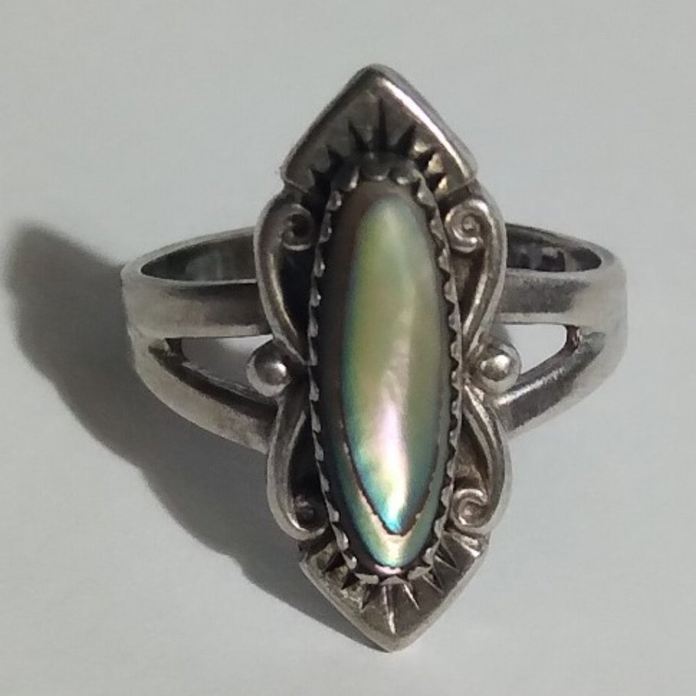 *SOLD*Vintage Navajo Sterling Silver Abalone Stone